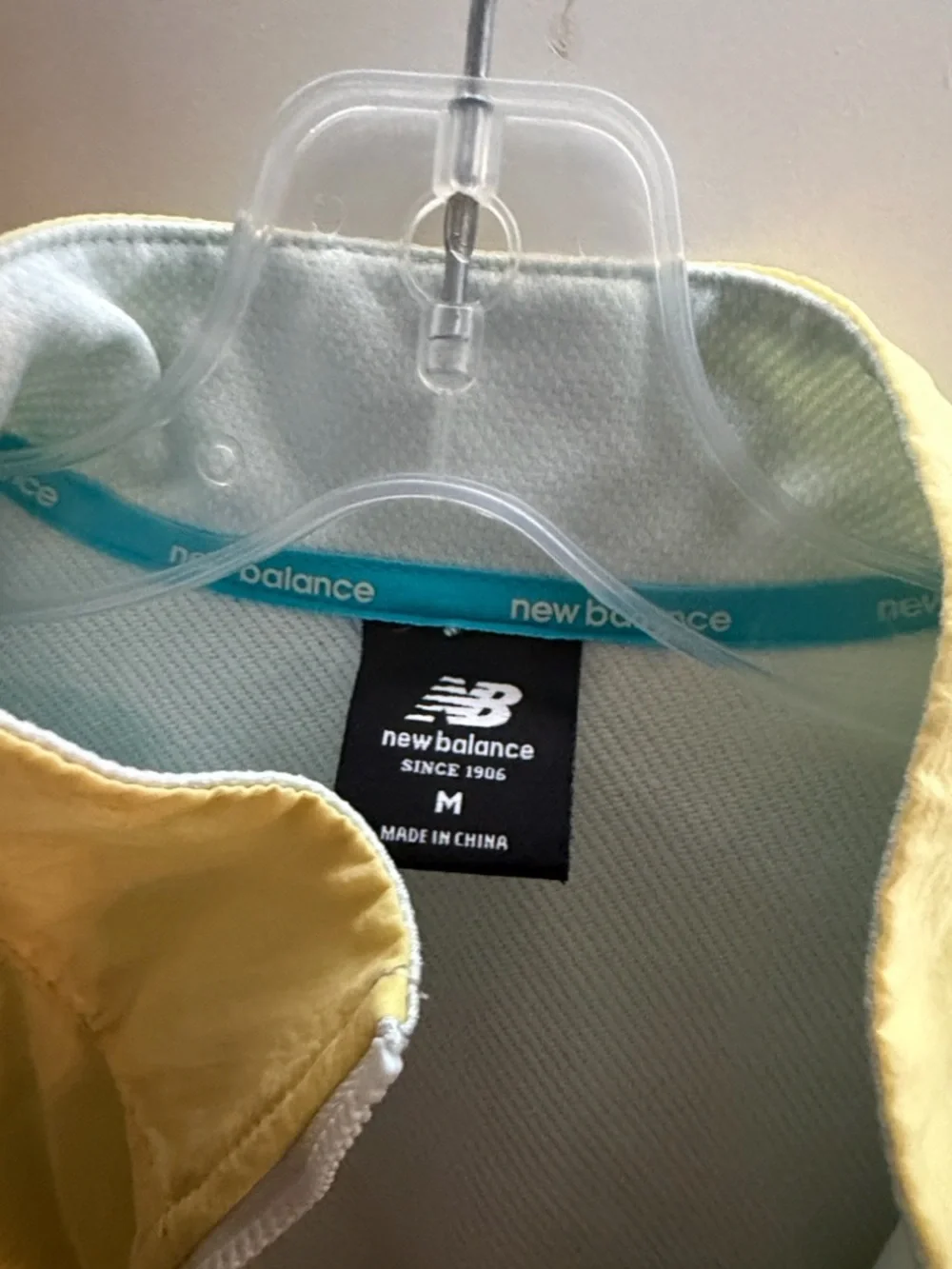 New Balance Yellow and Mint Colorblock Windbreaker new - Picture 2 of 4